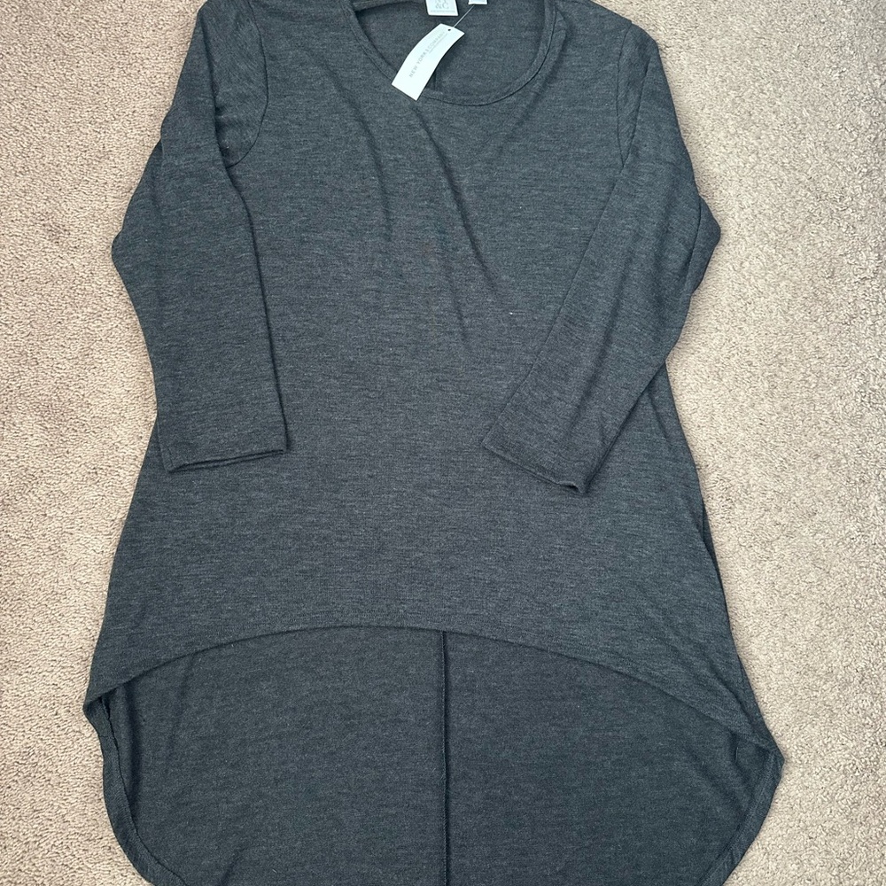 NWT Gray 3/4 Length Sleeve Tunic Top, hi-low